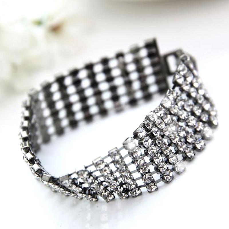 

YFJEWE NEW designer luxury bracelet Glittering lined with classic bracelet crystal Factory Wholesale B076