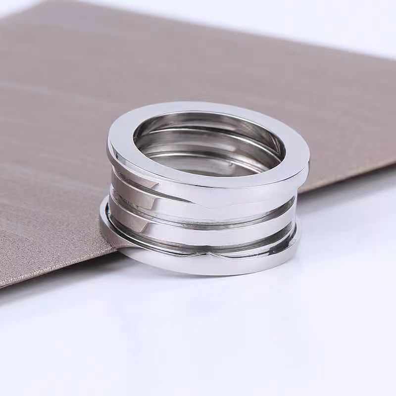 

2019 European and American fashion classic men's and women's spring rings, titanium steel, lovers decorative jewelry, Silver