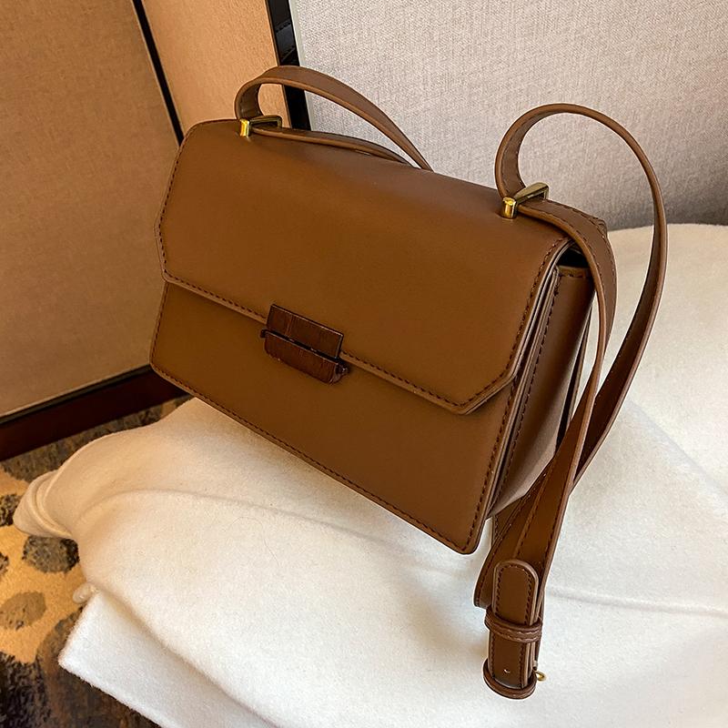 

High-end Retro Female Bag 2021 New Trendy Fashion All-match Messenger Net Red One-shoulder Western Style Small Square Bag, Black