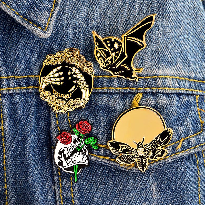 

Pins, Brooches 4pcs/set Skull Roses Hand Crystal Ball Bat Bee Brooch Punk Dark Enamel Pins Button Denim Jacket Coat Bag Accessories Pin Badg