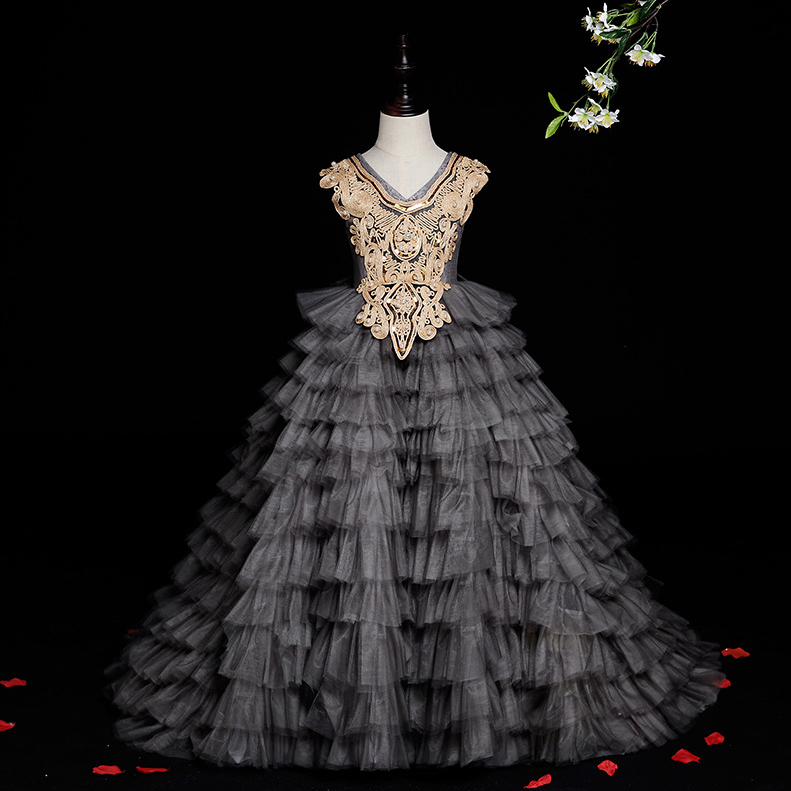 Superbes robes de demoiselle d'honneur grises Scoop Neck Appliqued Beaded Long train Girl Pageant Robes Ruffle Tiered Sweep Train Robes d'anniver