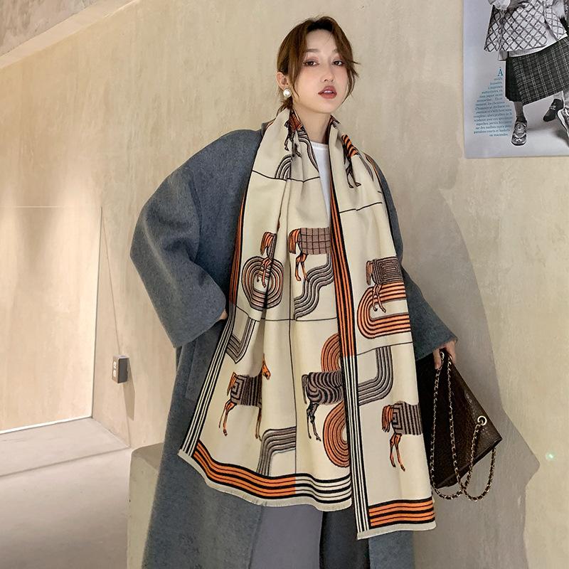 

KOI LEAPINGEuropean and American retro fashion autumn and winter new horse warm scarf female thickened student bib shawl