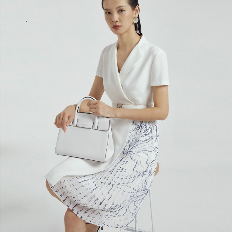 

Elegant Women' Dress Will See Short Sleeve with Low-cut Cut Neckline Dymn, White