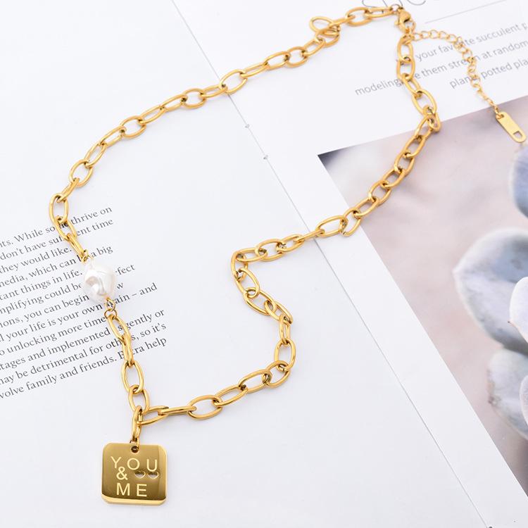 

Fashion thick chain necklace irregular letter square brand pendant wild short sweater chain accessories hot sale