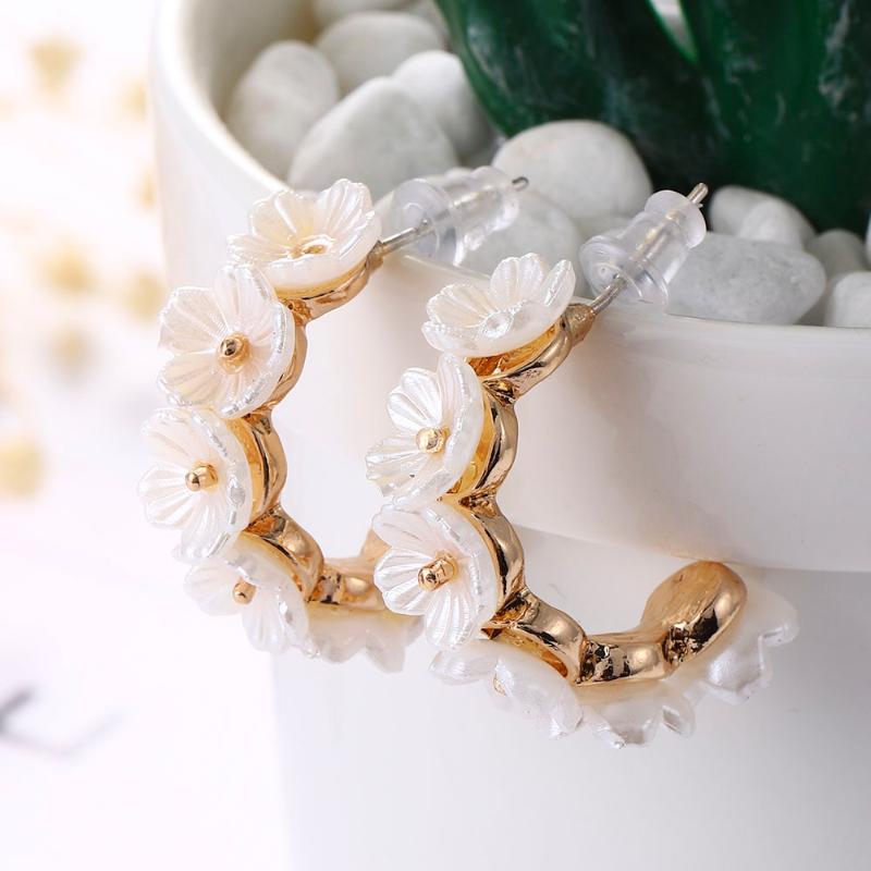 

Stud 2021 Temperament Creative Exquisite Pearl Petal Heart-shaped Retro Earrings Korean Geometric Simple Trend Jewelry
