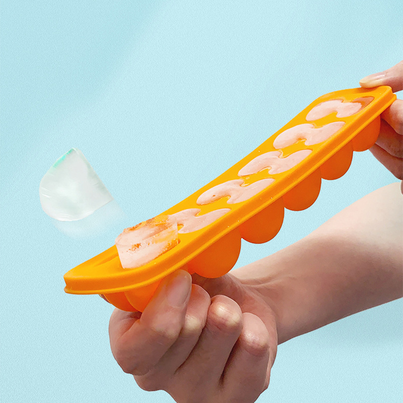 

Summer New Creative Smile Silicone Ice Tray Tool Mold Home Refrigerator Homemade Ices Box Soft Bottom With Lid Ice Cube Boxes XG0365