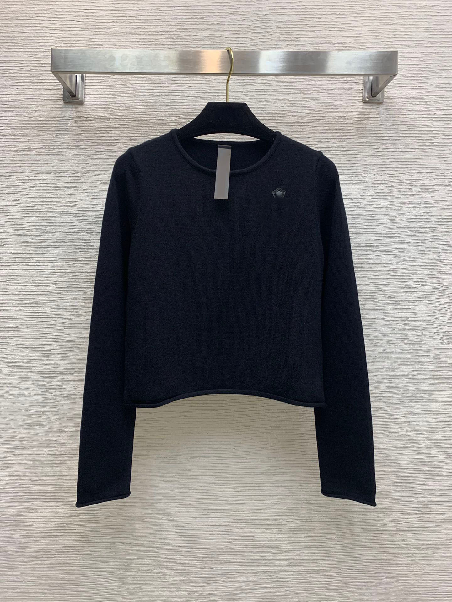 

New high end cross in autumn and winter 2020, Black