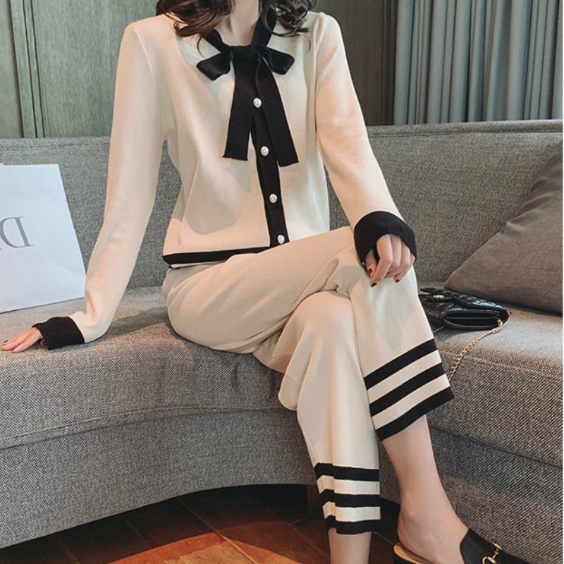 

Women's Wet Tie Upper Shirt Collar Plus Leg Loose Pants Two piece suit striped sweater cardigans ensemble tracksuits, Beige.