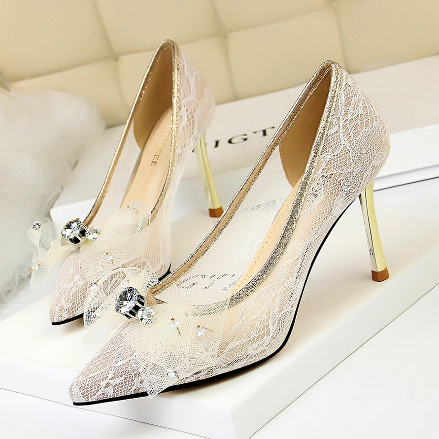 

2021 New Version Metal Heels High-heeled Shallow Mouths of Women Crocheted Lace Water Broca De Bow Unique Shoes Jwki, Black