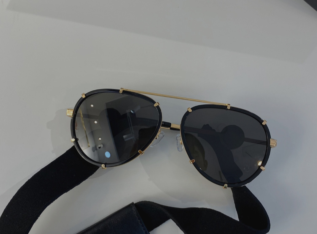 

Gold Metal Pilot Sunglasses Black / Dark Grey Lens Fashion Sunglasses for Women Occhiali da sole UV Protection Eyewear with Box