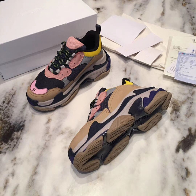 

2022 Men Triple S Running Shoes Fashion Luxury Designer Trainer Scarpe Chaussures Triple-S Walking Sneaker Shoe Vulcanized fefgwetg, Black