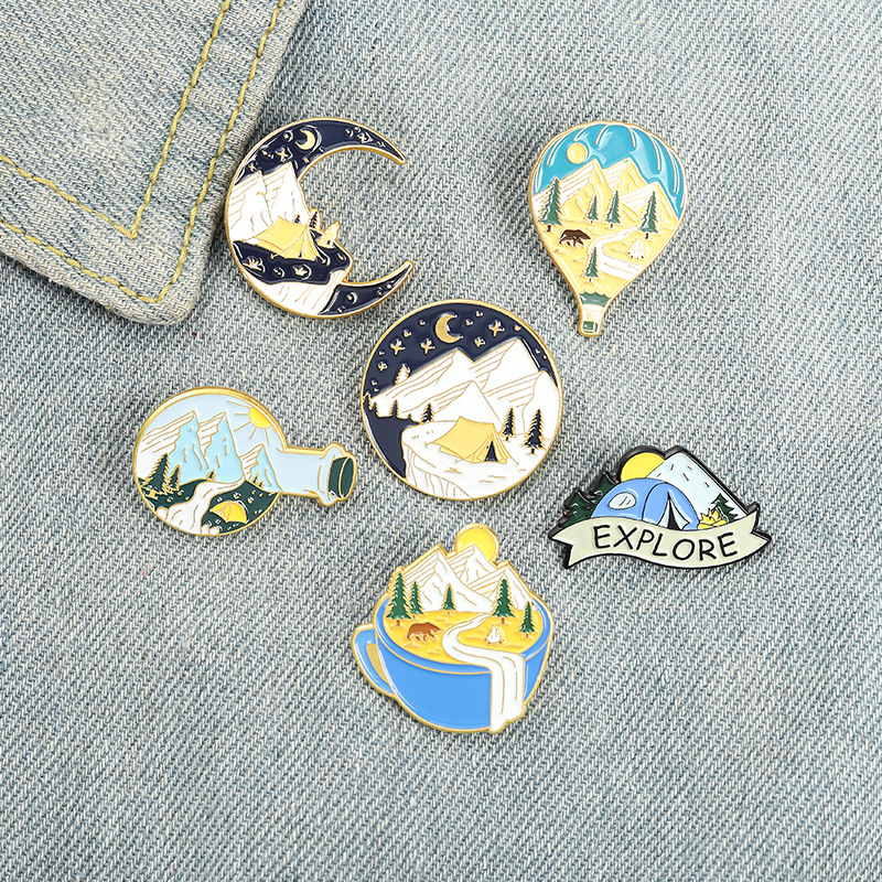 

Creative Trendy Cartoon Snow Mountain Oil Drop Lapel Brooch Badges Pin Bag Gift Men Women Fashion Jewelry Clothes Decoration, Mixed colors