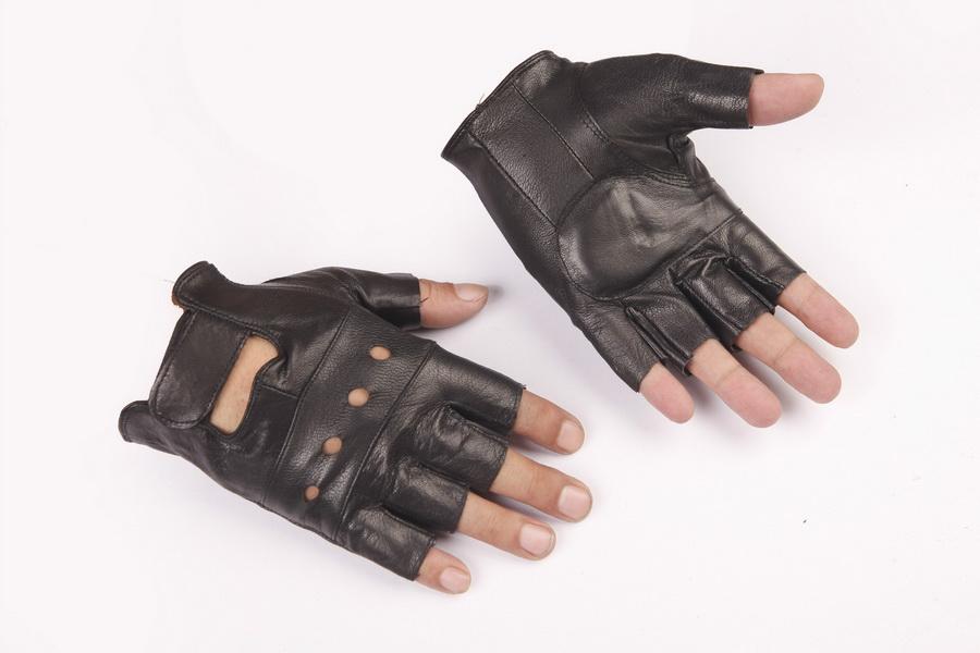 

by dhl or fedex 200 pairs Man Fashion Boy Gloves Cool Heart Hollow PU Leather Black for Fitness Half Finger Fingerless Gloves