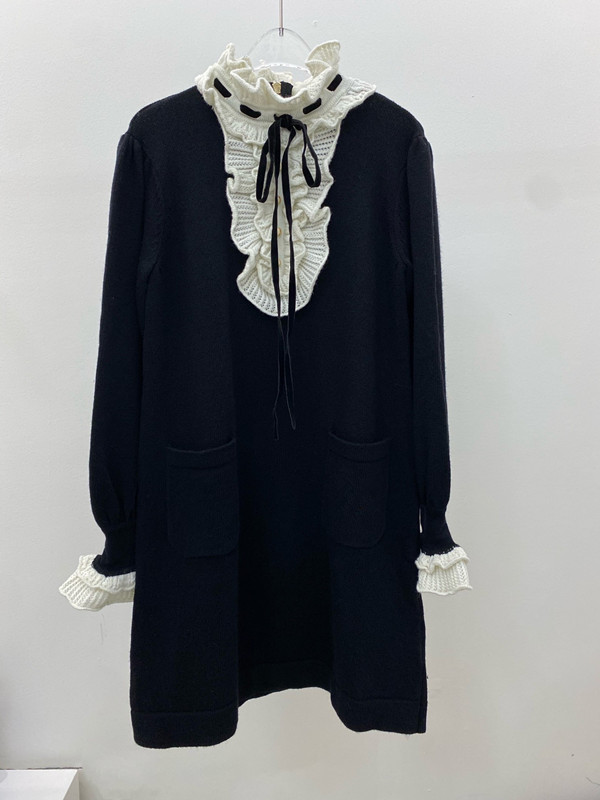 

New black and white palace style knitted dress