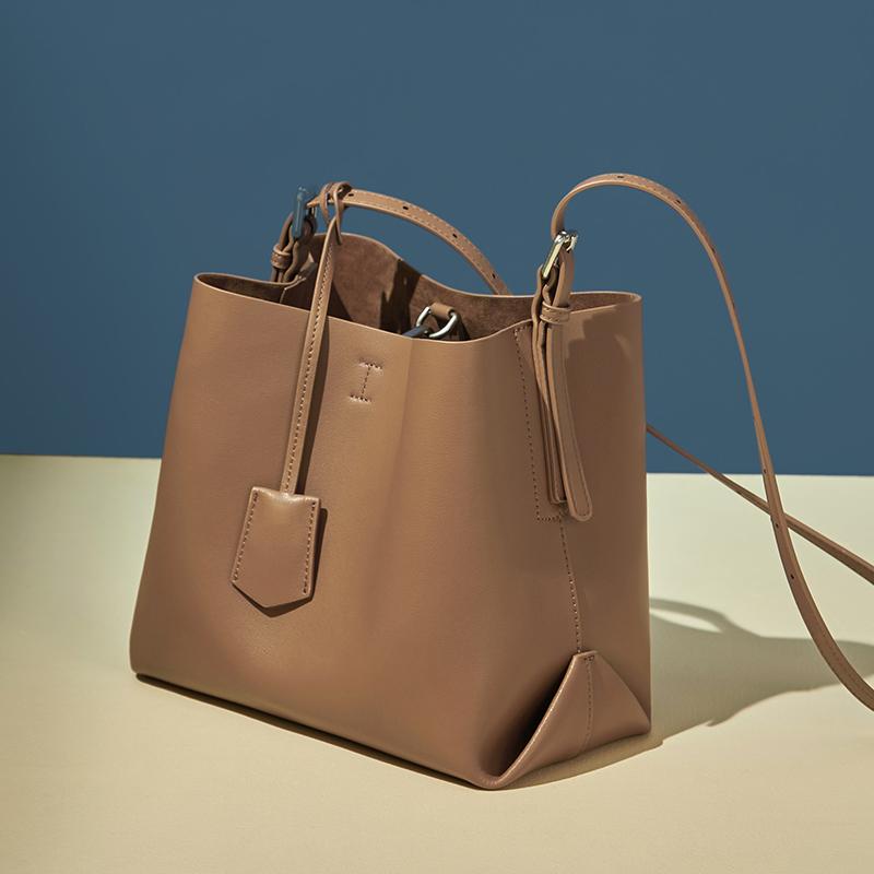 

Customized Fashion Ladies Genuine Leather Bucket Bag Women Shoulder Satchel Bag Nappa Leather Large Capacity with Tag, Black