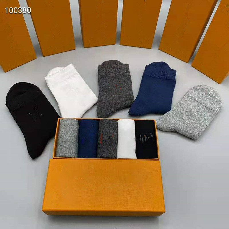 

In 2021, the new brand of men's and women's sports socks cotton lovers luxury designer men's socks are available in 3 styles, Black
