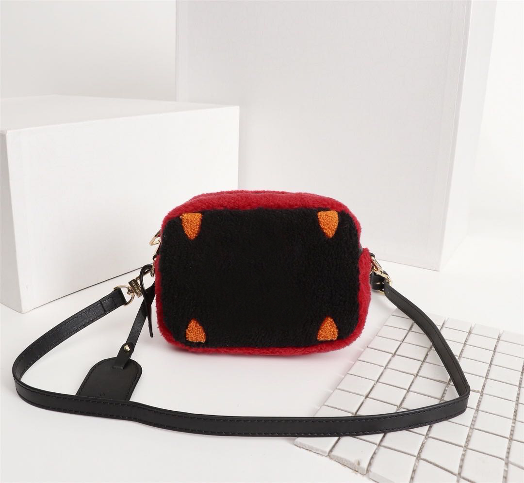 

Classic high quality Fashion Bags Luxury Designer Handbags Purses TEDDY Handbags Women Lamb hair Shoulder purse crossbody bag 07, Black