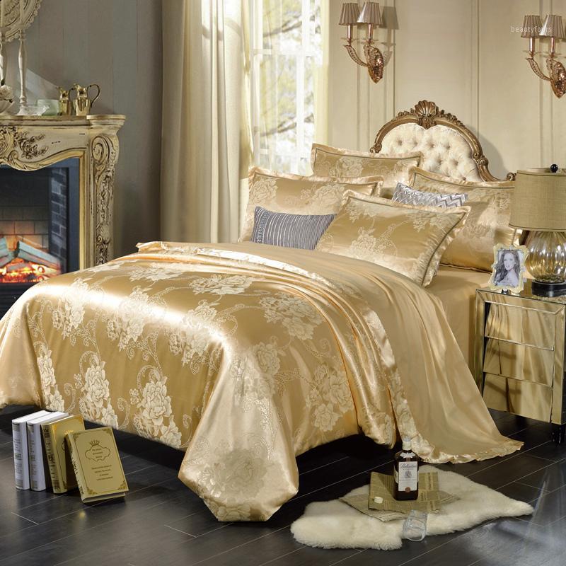 

European Satin Jacquard Four Piece Quilted Cotton Bed Skirt Fitted A Thick Jacquard 4 Piece Bedding 1.8m1