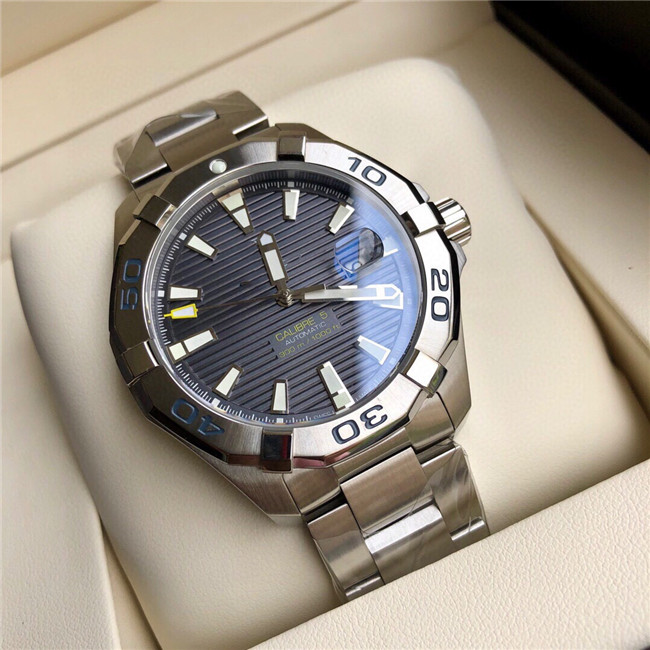 

2021 Men's Fullautomatic Mechanical Watch 43mm diameter, sapphire mirror, super luminous pointer fine steel wire drawing process dial wa, As shown