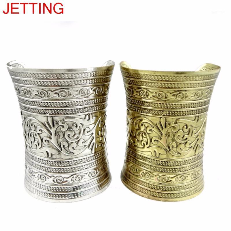 

1Pcs New Vintage Metal Cuff Curved Bangle Bracelet omen Punk Metallic Gothic Long Wide Bangles Gifts For Lady Wholesale1