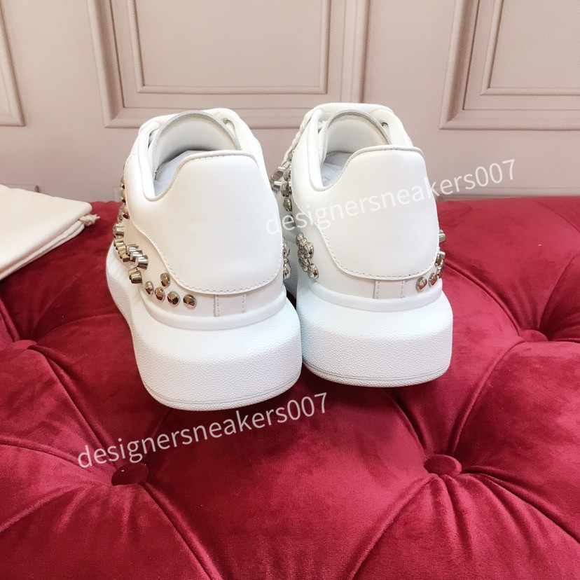 

2021top new Womans Lace Up Platform Oversized Sole Sneakers White Black Casual hc191003, 01