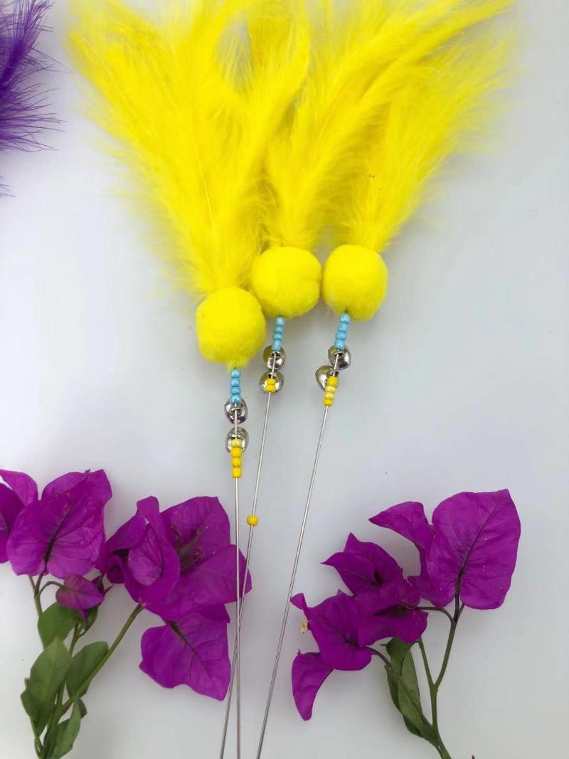 

1pcs / piece 70cm long plastic pole feather bells sound cat toys, used for pet supplies attack cat toys, send catnip
