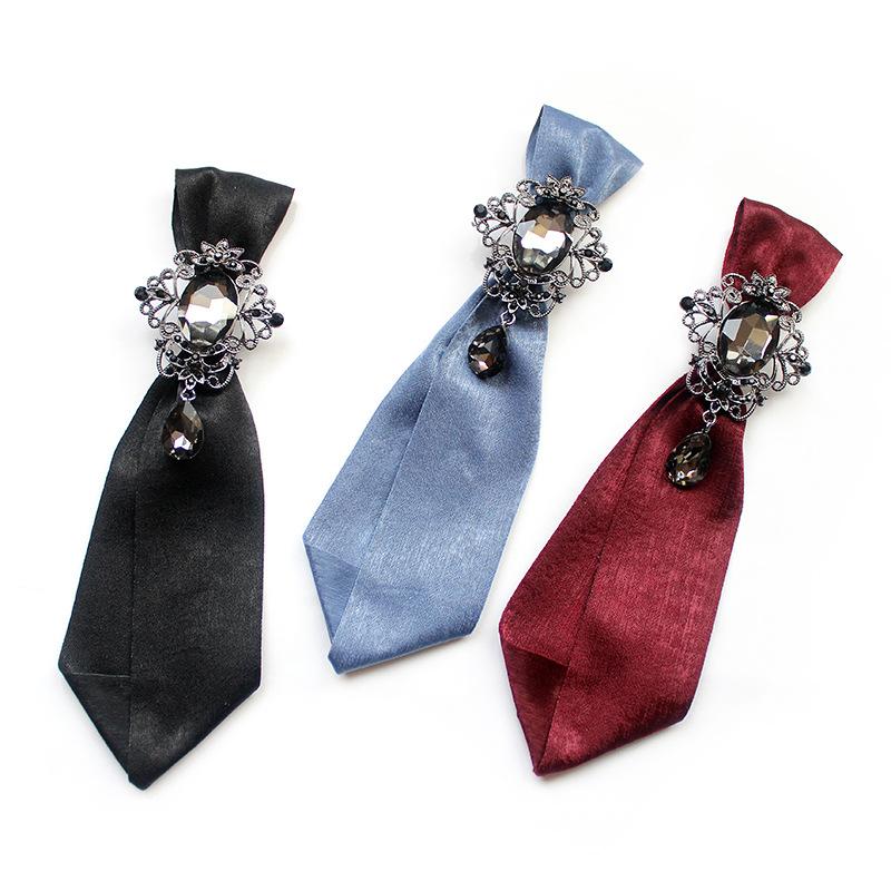 

Classic British Style Diamond Bow Tie Knot Brooch for Women Men Wedding Vintage Rhinestone Bowtie Clothing Accessories Necktie