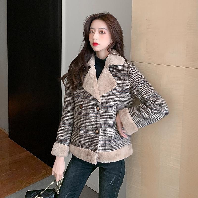 

Lamb wool coat ladies short Korean loose loose new autumn and winter tide wild thick plaid woolen fur Coat, Gray