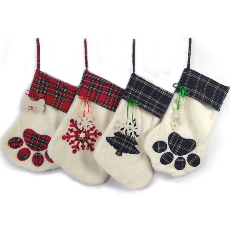 

Large Fluffy Santa Socks Christmas Pet Dog Plaid Paw Stocking Hanging Fireplace Xmas Tree Christmas Decoration OOA8465