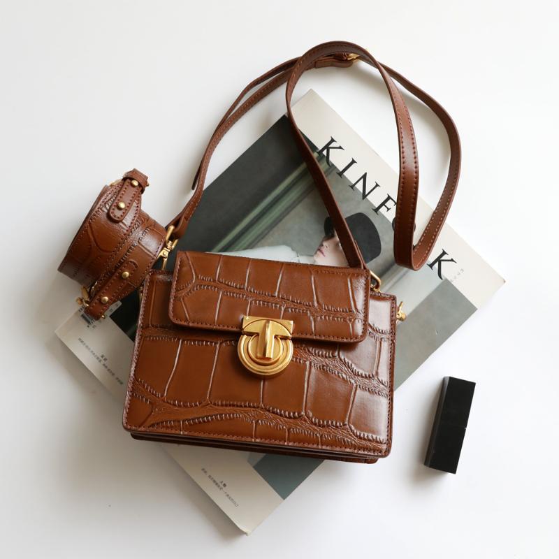 

2021 Women Retro Underarm Handbag New Trend Crocodile Grain Messenger Bag Lady Leather Shoulder Bag Small Mini Square Handbag, Black