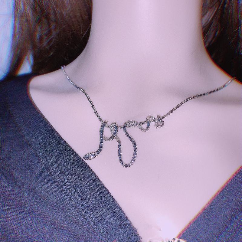

AOMU 2020 New Punk Creative Personality Winding Snake-shaped Pendant Silver Color Metal Necklace for Couple Jewelry Gifts