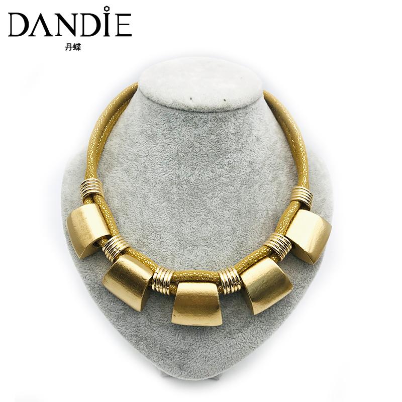 

Dandie New Arrival Hand-Made Bohemian Fashion Short Necklace Unique Thread With Wooden Beads Accessories Gift For Women