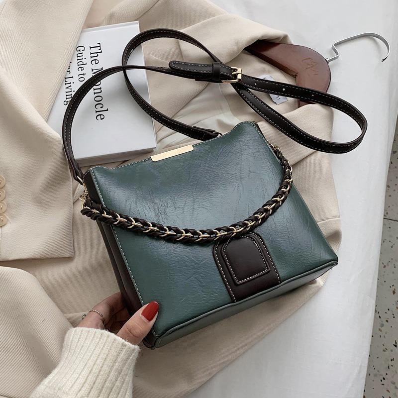 

European and American Retro Bucket Bag 2021 New Korean Ladies Wild Popular Underarm Bag Fashion Shoulder Messenger Female, Black