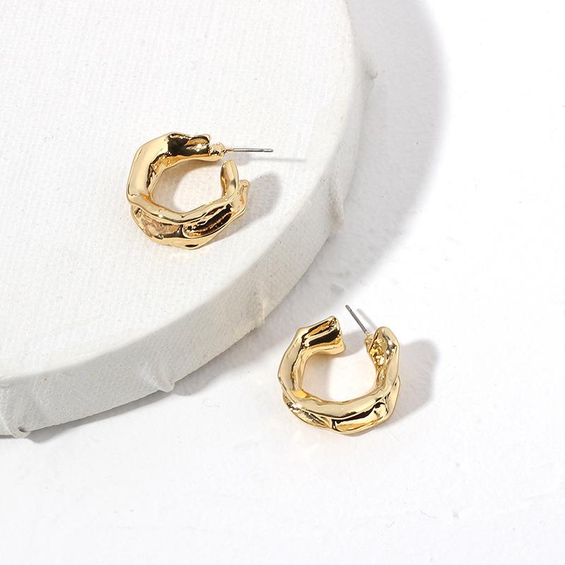 

Retro Hoop Chunky Gold Color Metal C Shape Hoop Earrings Chunky Hoops Geometrical Earrings for Women Vintage Jewelry Accessories