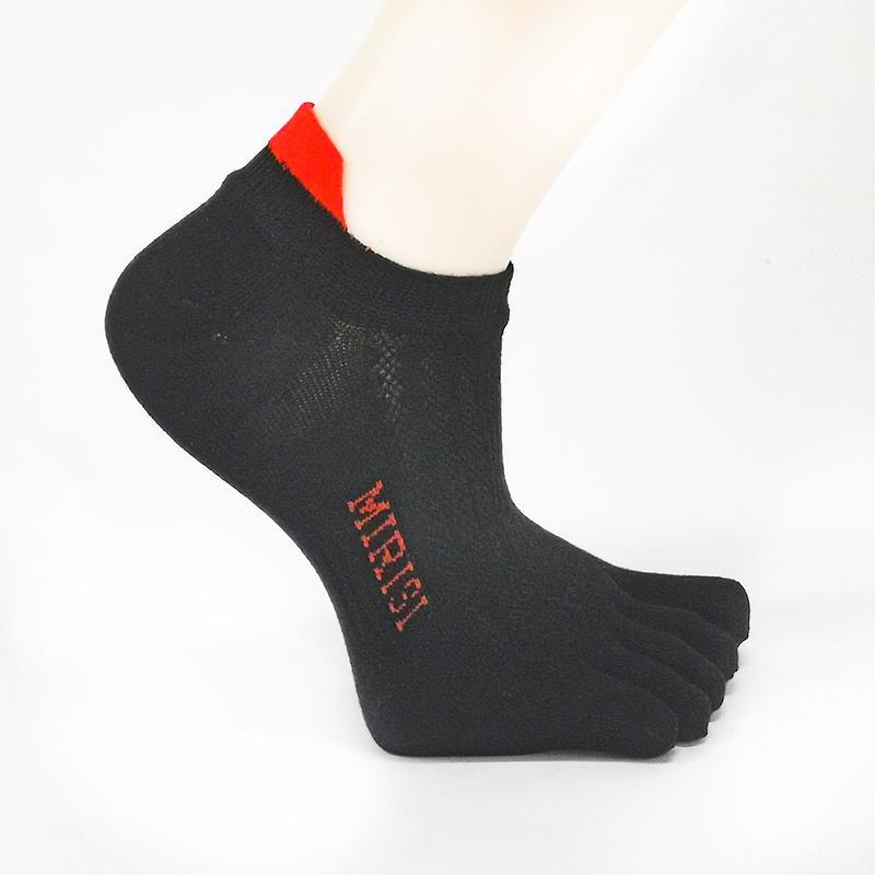 

1707 Breathable Anti-friction Women Yoga Socks Silicone Non Slip Pilates Barre Breathable Sports Dance Socks Slippers With Grips1, Black