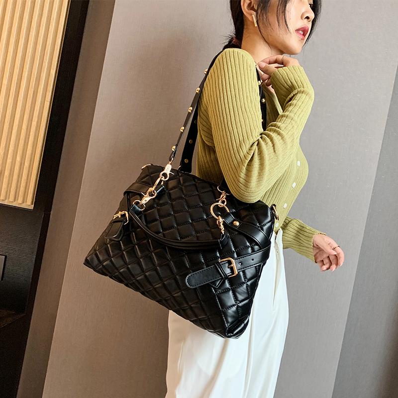 

Women Diamond Lattice Leather Handbags Fashion Casual Plaid Shoulder Bags Female Large Capacity Rhombus Crossbody Messenger Bags, Black