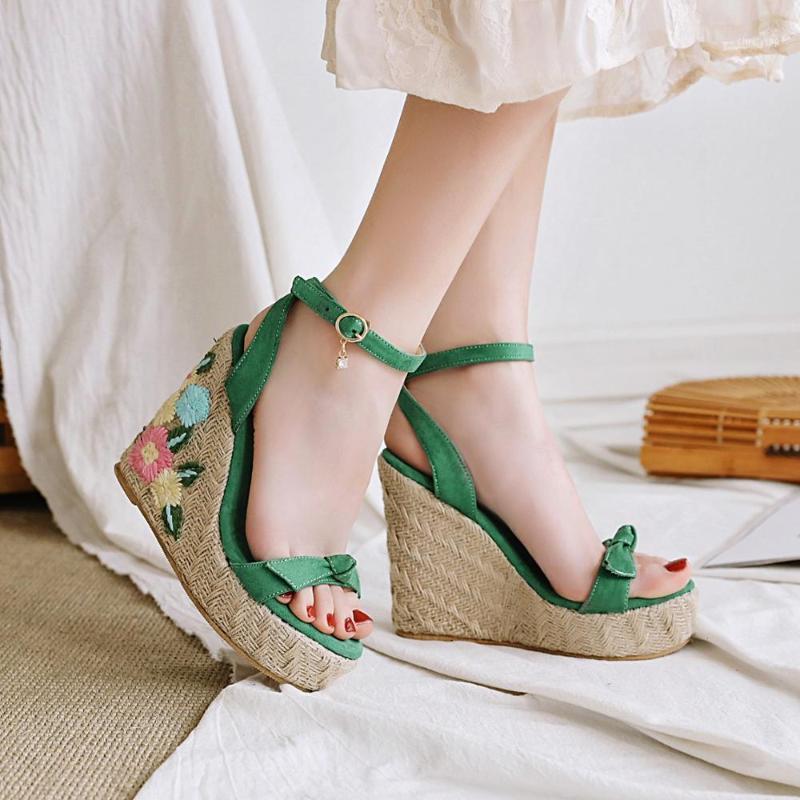 

Summer platform platform shoes embroidered ethnic style buckle sandals1, Blue
