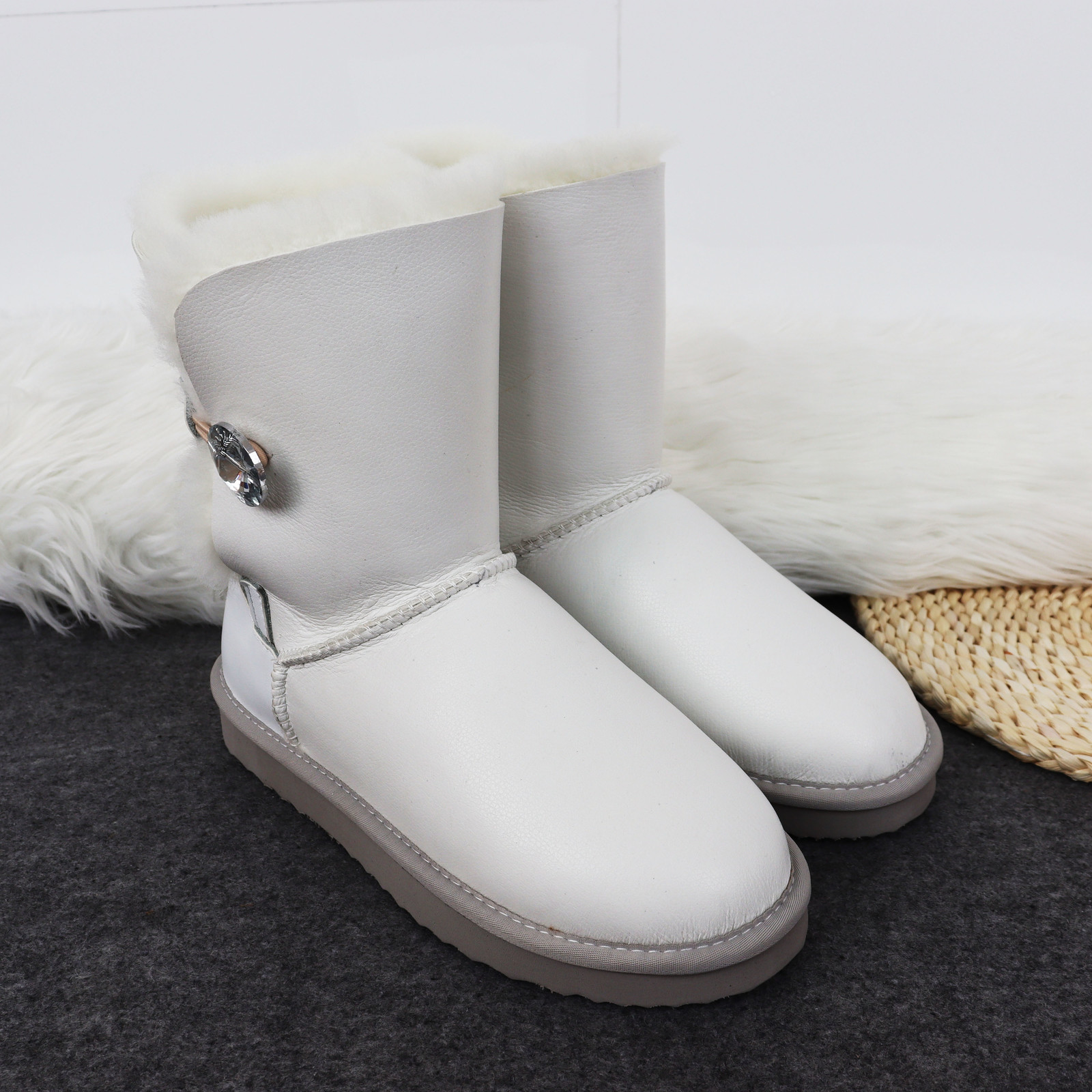 

Mode 2020 genuine snow from sheep's new arrival women's 100% natural warm winter skin shoes wool boots, As pic