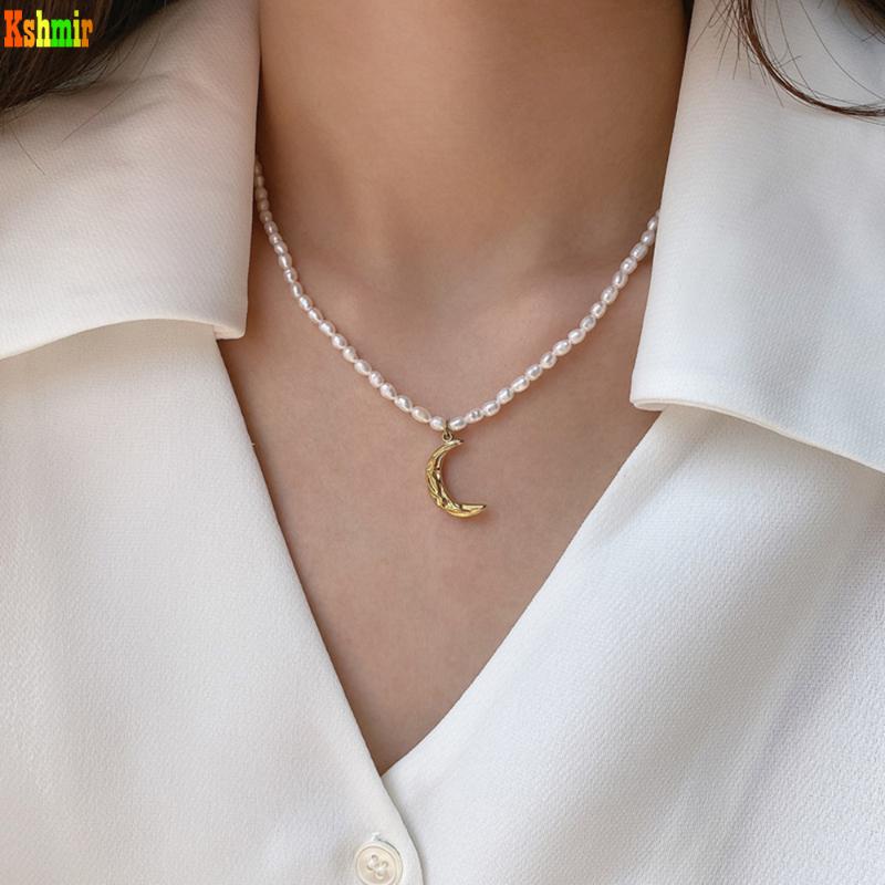 

Kshmir Necklace Moon Pendant Necklace Are Fashionable Retro Necklaces Freshwater Pearl Clavicle Chain Pearl Lady for Women Metal