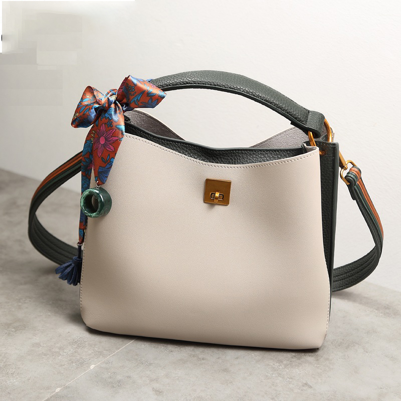 

Famosas marcas luxo designer de alta qualidade feminina couro genuno bolsas borla sacos para mulheres mensageiro crossbody x95, (20cm&lt;max length&lt;30cm)