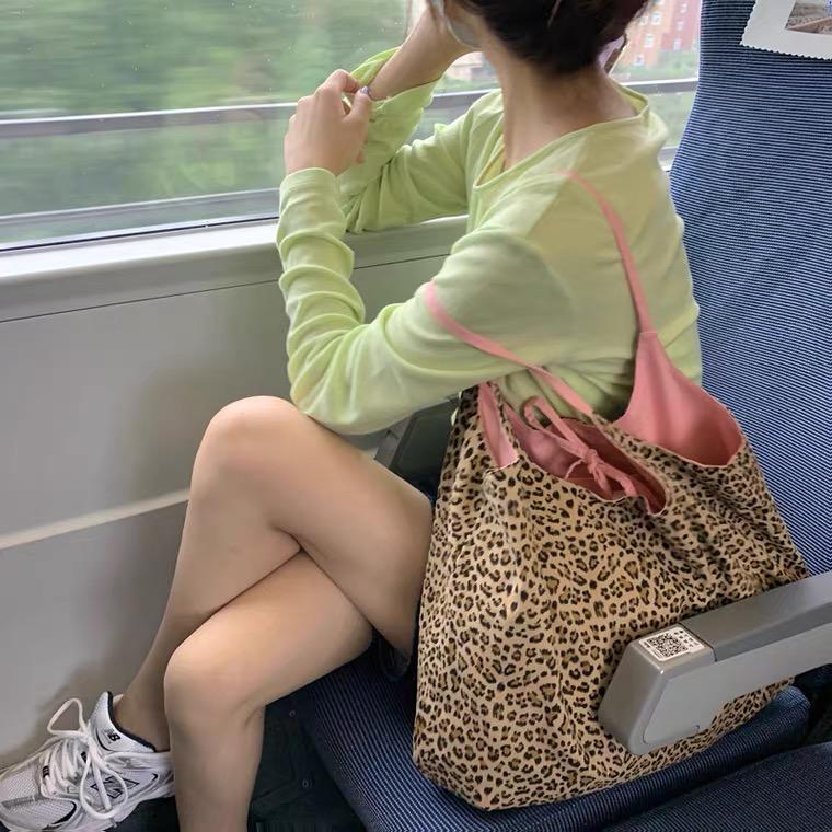 

Fashion Leopard Pattern Women Shoulder Bags Large Capacity Ladies Handbags Daily Use Female Shopping Bags Casual Tote Bolsas, Brown