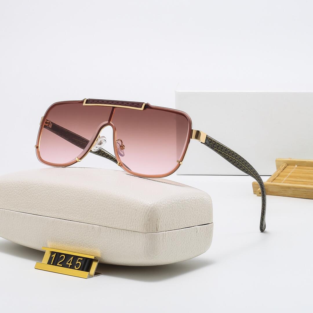 

NWT Designer Sunglasses Original Eyeglasses Outdoor Shades PC Frame Fashion Classic Lady Mirrors for Women and Men Brand New Glasses Unisex