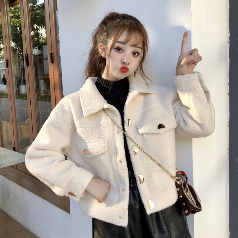 

2021 New Winter solid color lapels temperament geared up lamb unique hair breasted fashion pipe short fur coat J774, Pink.