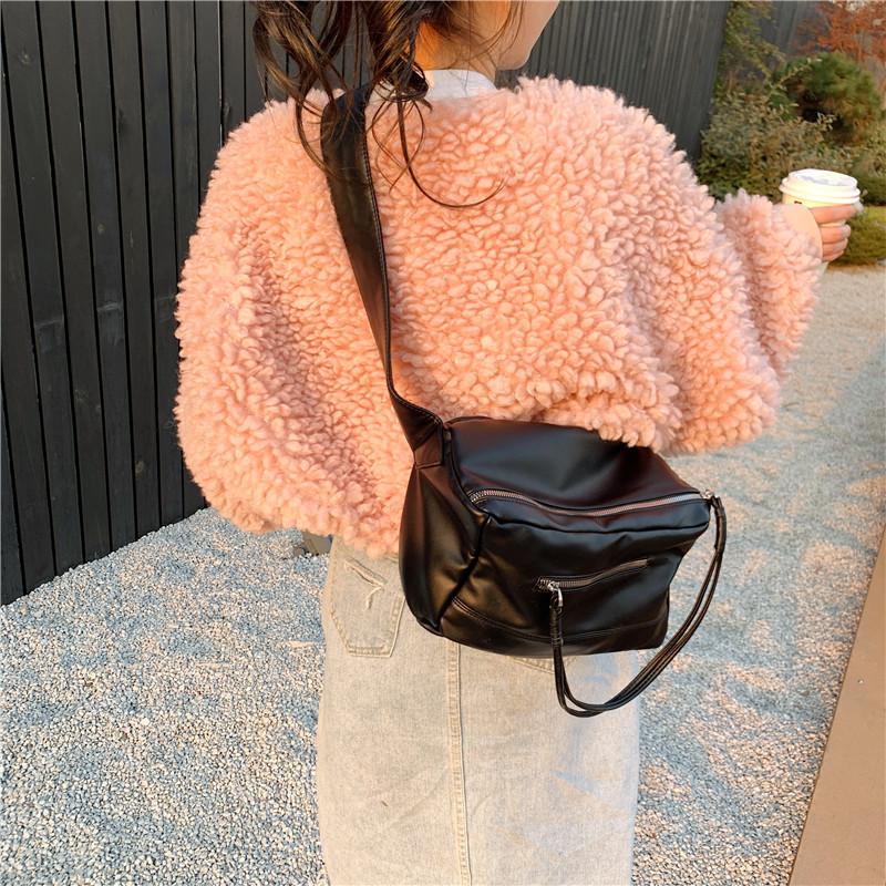 

Large-capacity Bag Women's Bag 2021 New One-shoulder Stilettos Under The Armpit Personality Street Trend Soft Leather Big, Black