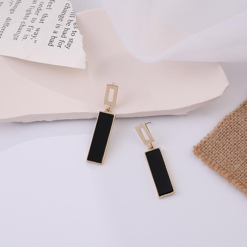 

South Korea's new elegant geometric irregular long tassel earrings, metallic stylish women's earrings, 2020 new jewelry