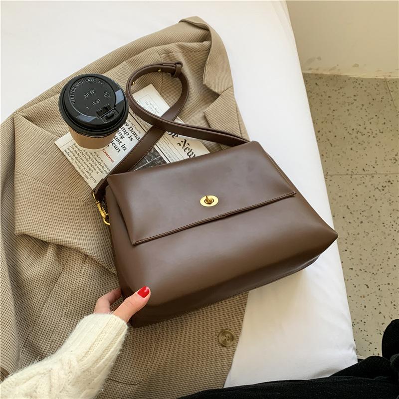 

Unusual Bag Brand Original Design Retro Texture Handbag 2021 New Slung Tote Bag Shoulder Underarm, Beige