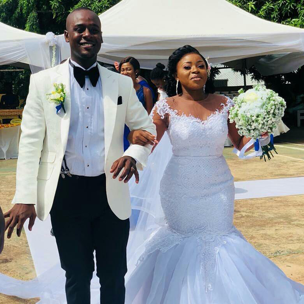 

2021 New Dressed As An African Bride Lace Strapless Wedding Mermaid Sweep Train Bride's Dress Custom-made for Black Girls U2SS, White