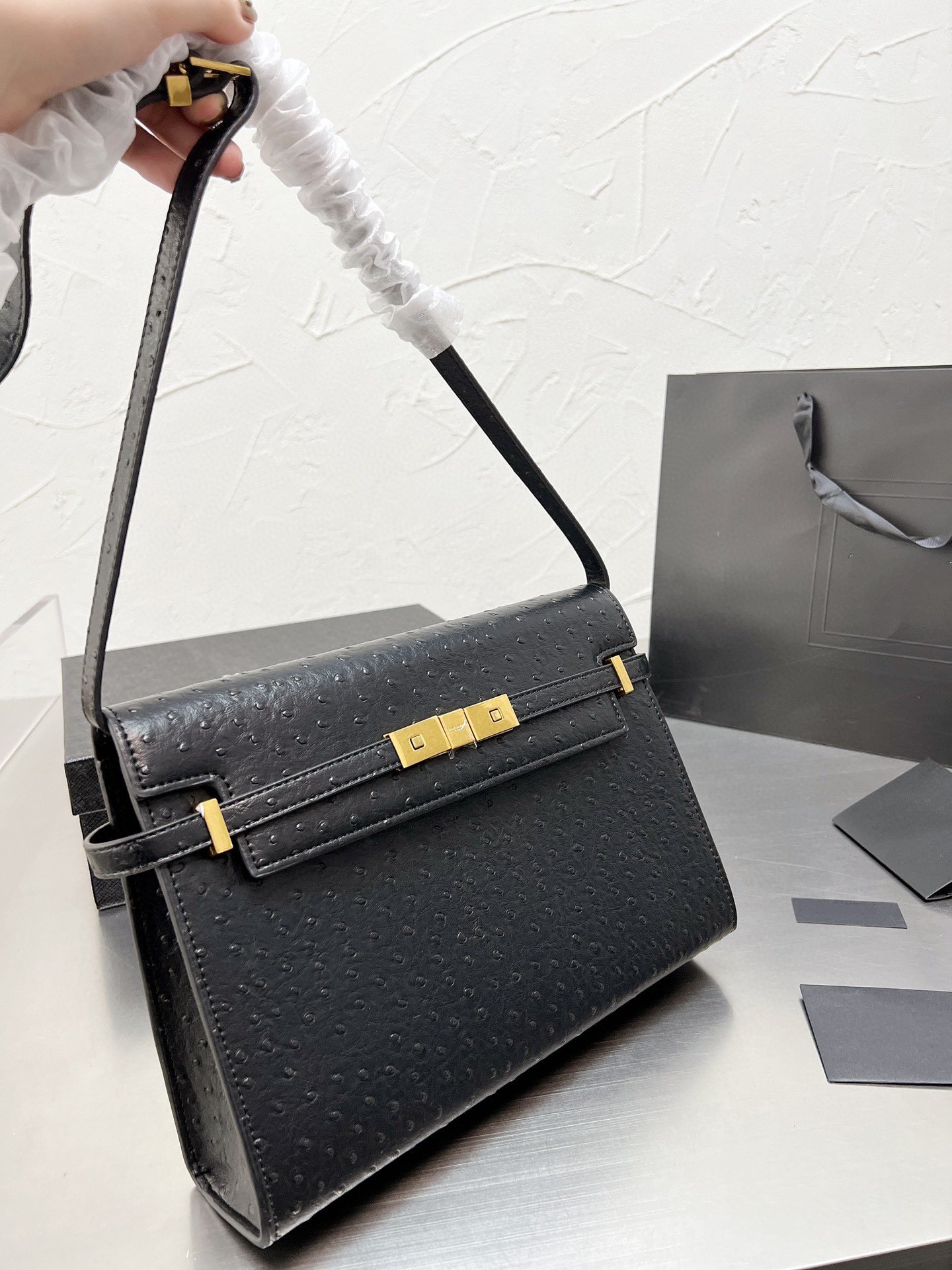 

Designer handbags hot Flap baguette bag real leather women's handbag large-capacity shoulder bags 29cm top quality retro minimalist black white brown messenger bag, Shipping pay