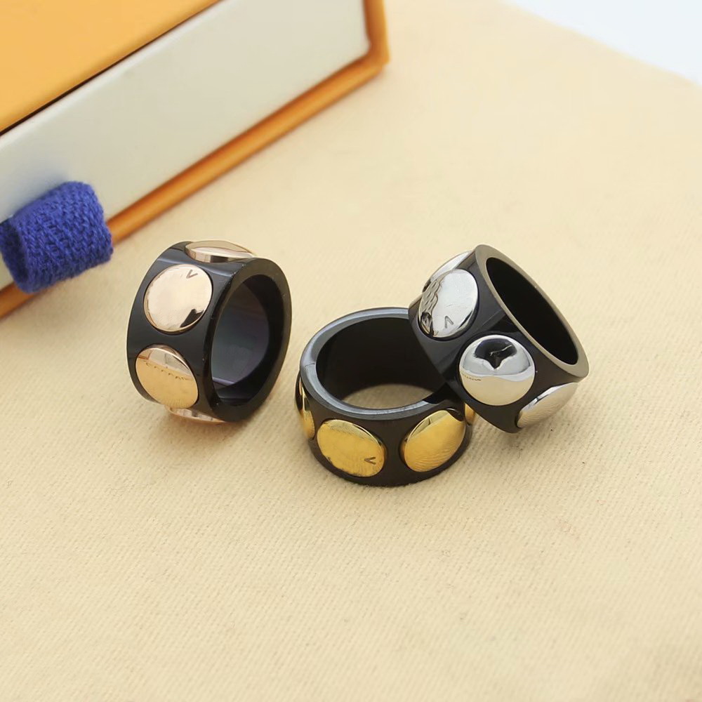 

Europe America Fashion Men Lady Women Titanium steel Engraved V Letter Six Rivets 18K Gold Black Wide Rings Size6-9