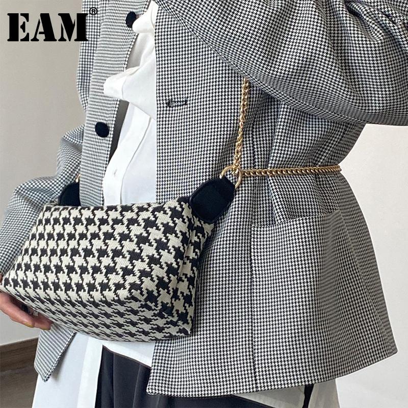 

[EAM] Women New Black Plaid Metal Chains Small Canvas Baguette Personality All-match Crossbody Shoulder Bag Fashion 2020 18A0141